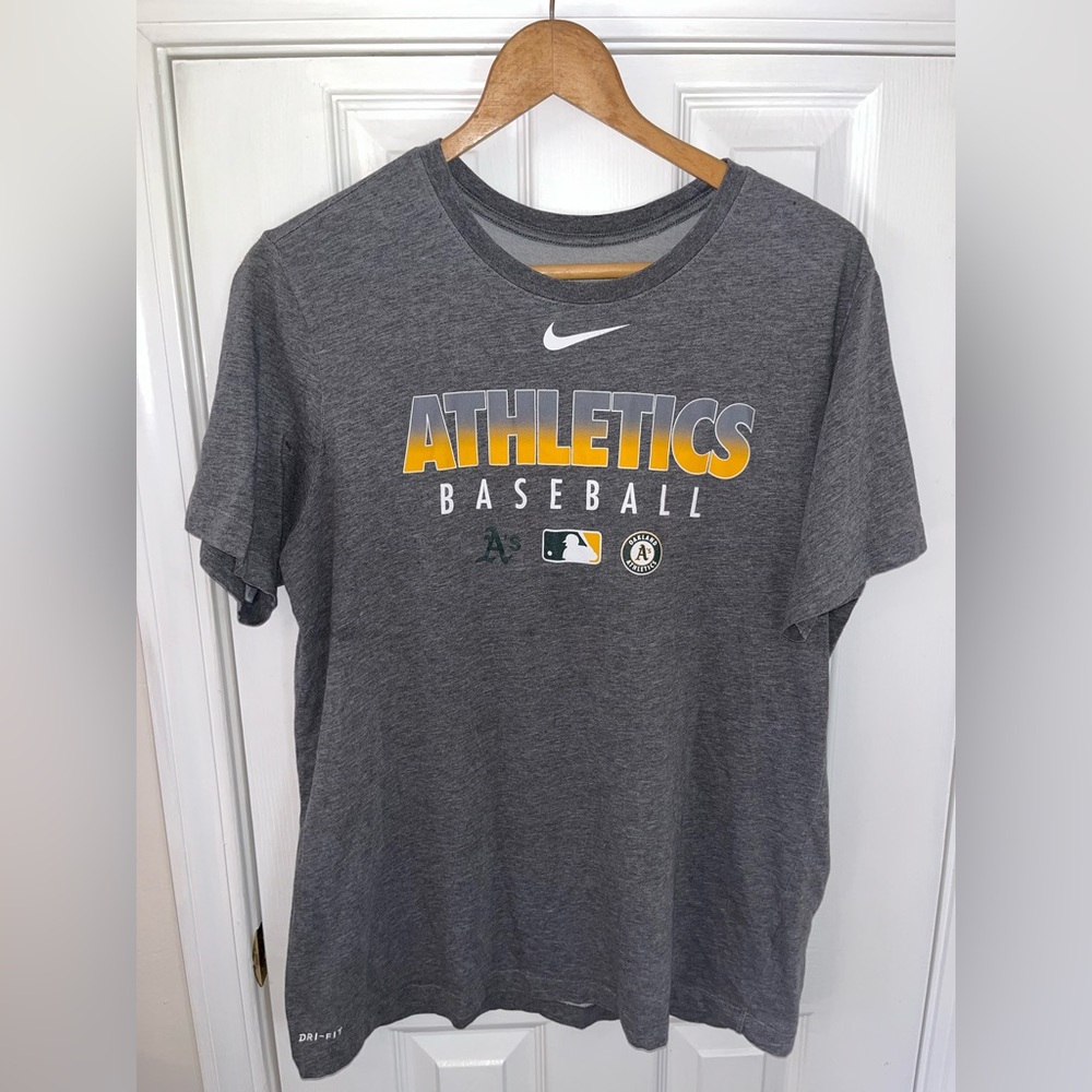 MLB Nike Oakland Athletics Men’s Large Shirt